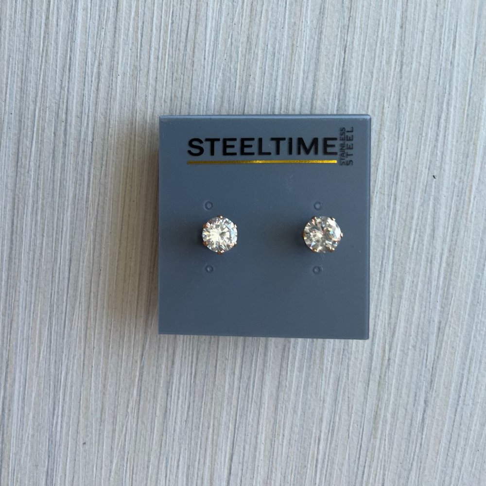 Crystal studs - Picture 2 of 11